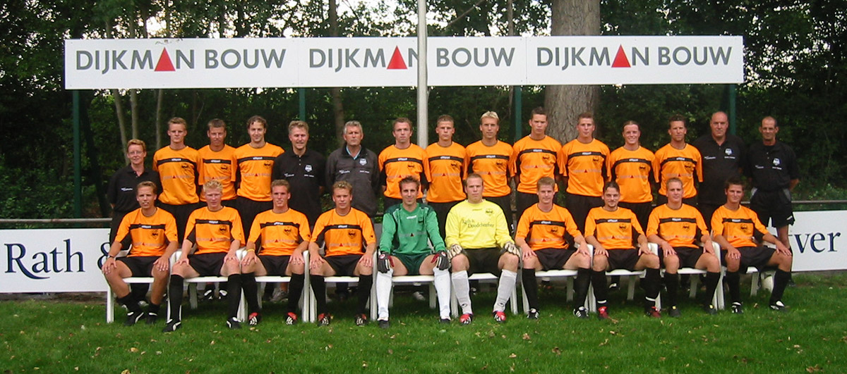 Elftalfoto 2004–2005